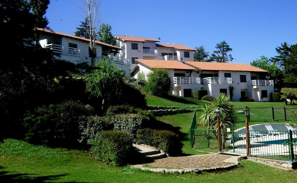 Las Ardillas Cabanas Y Suites La Falda Esterno foto